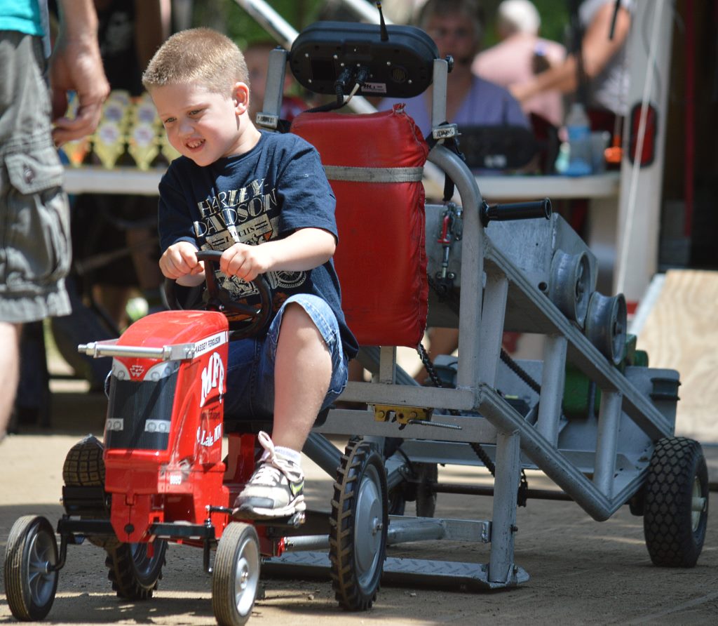 sizzler logan brugman kids pedal tractor pull