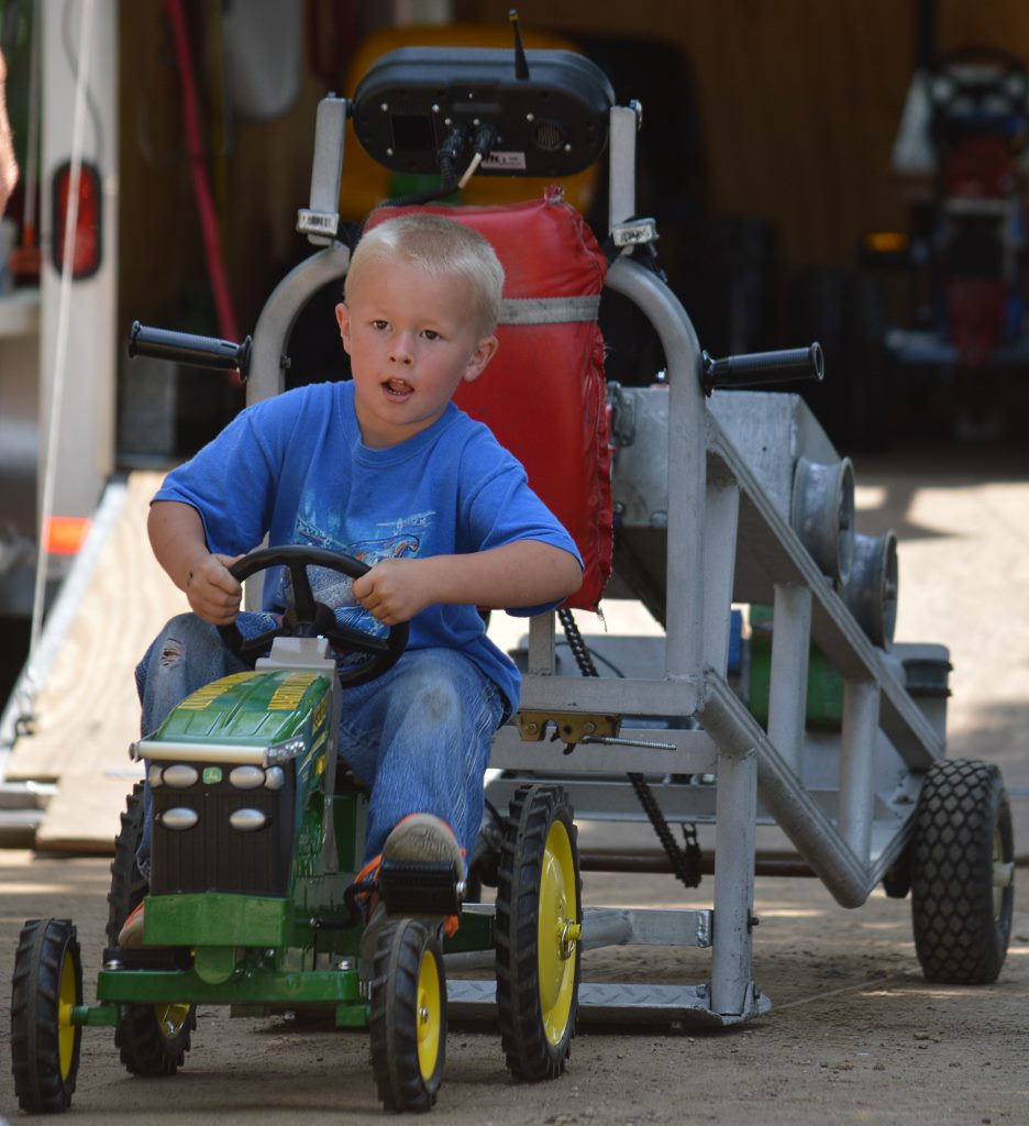 sizzler tucker braaten kids pedal tractor pull